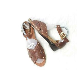 Vince Camuto 